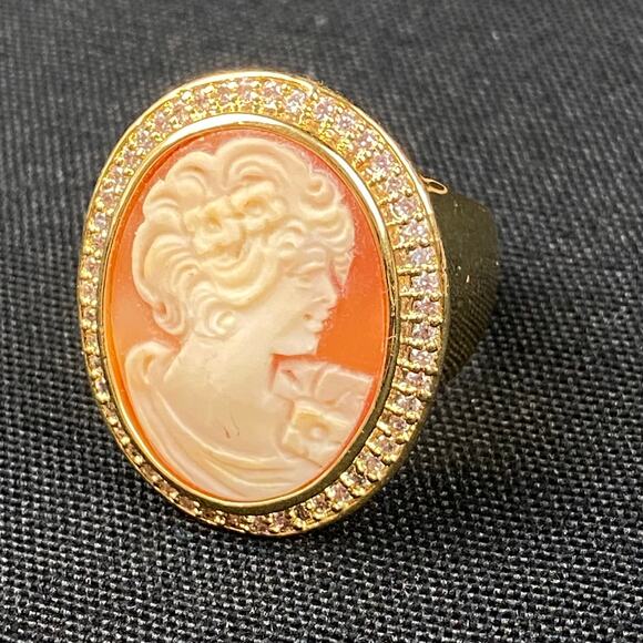 AMEDEO HAND CARVED SHELL CAMEO CHUNKY WIDE BAND GOLD TONE RING Sz 10 - Picture 8 of 8
